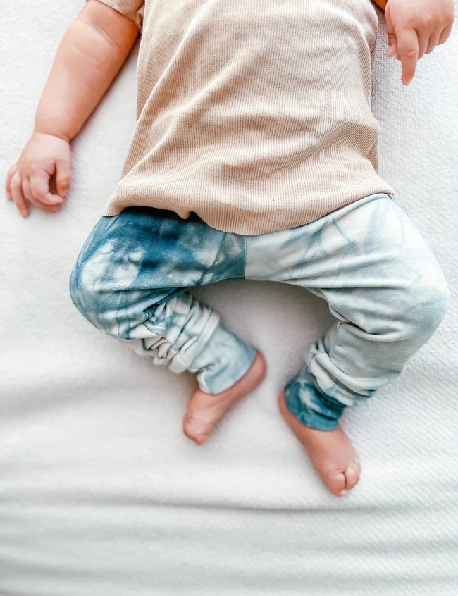 Baby in Pewter legging by Rainbow Waters