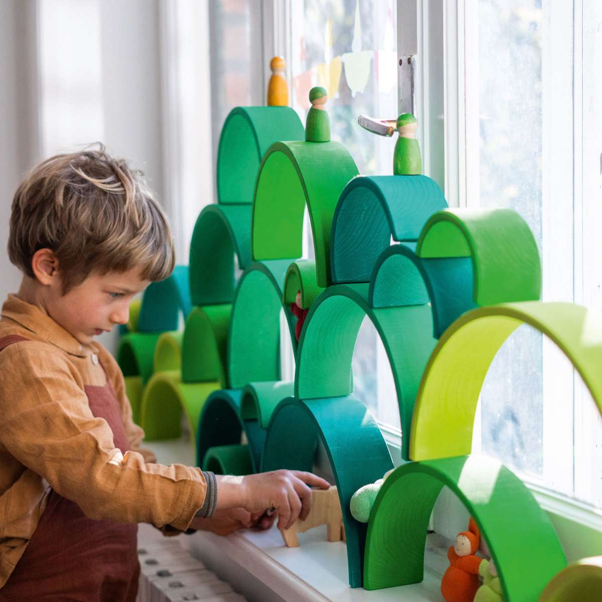 Large Rainbow in Forest Green play