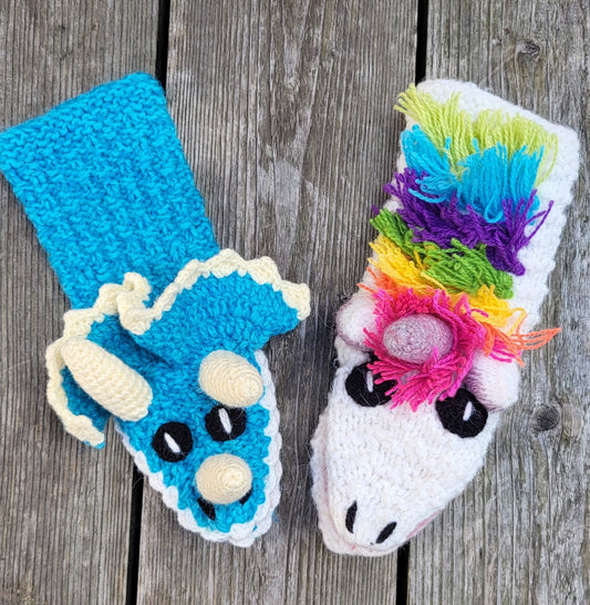 wool hand puppets flat lay