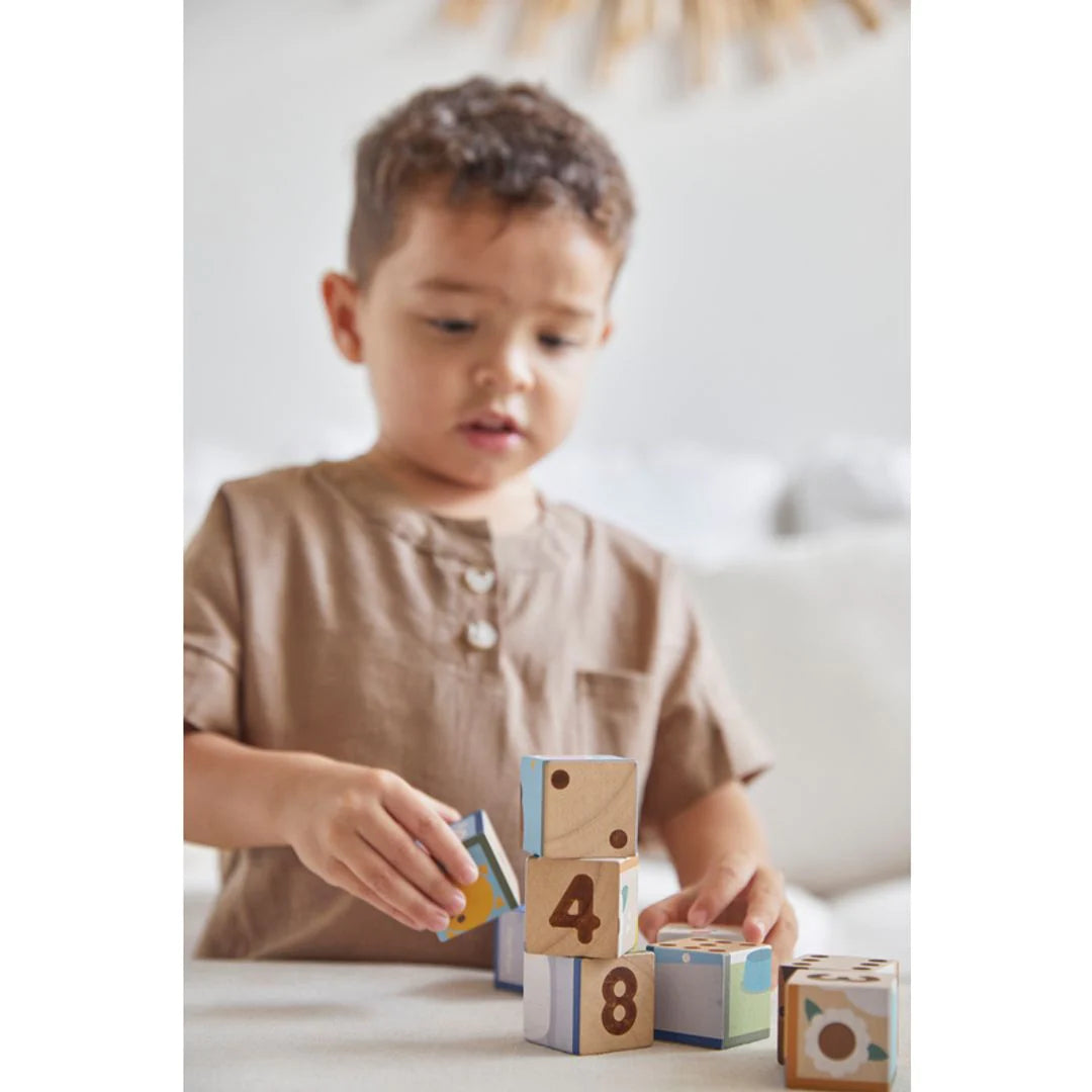 Child stacking Animal Puzzle Cubes