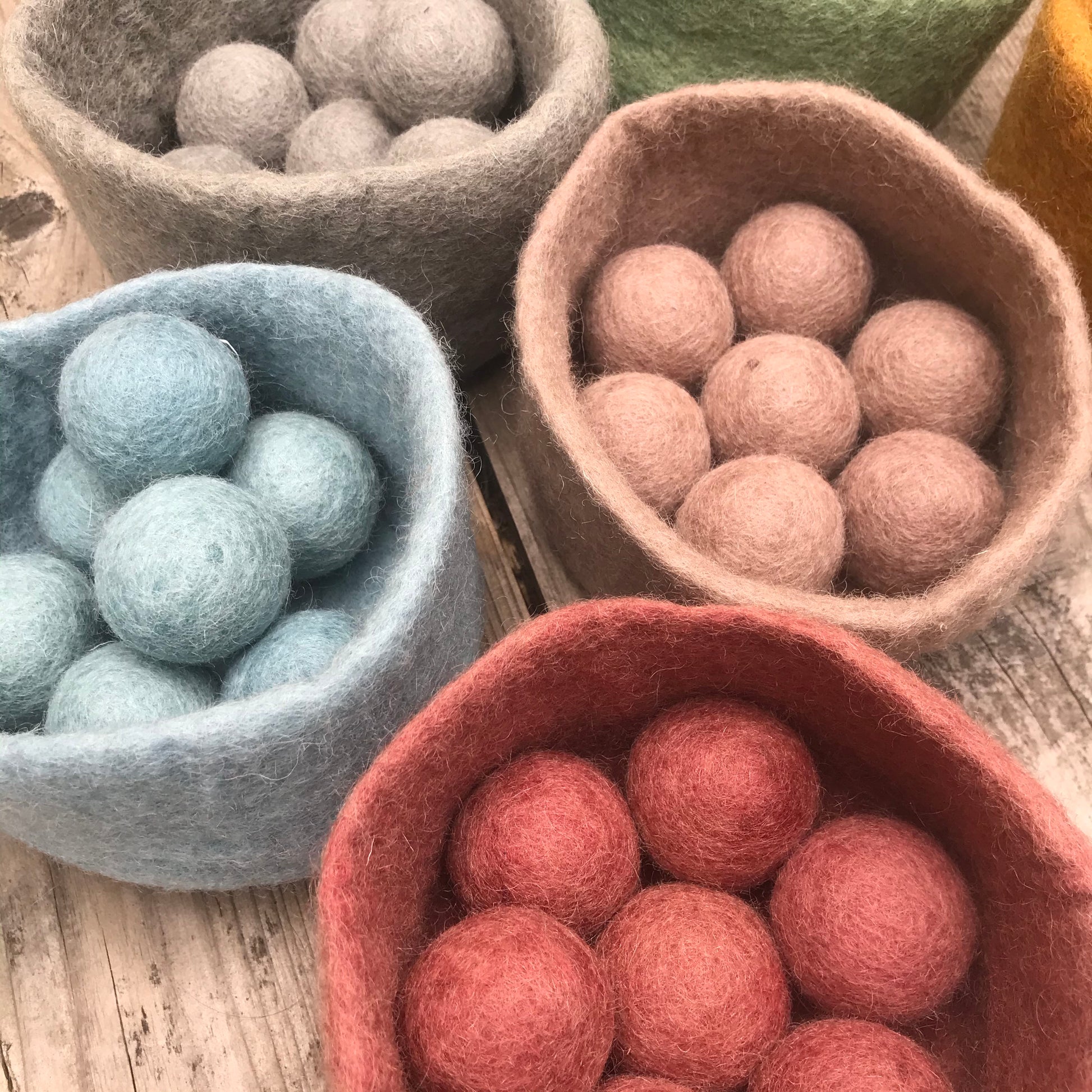 Wool Felt Earth Balls and Bowls Set