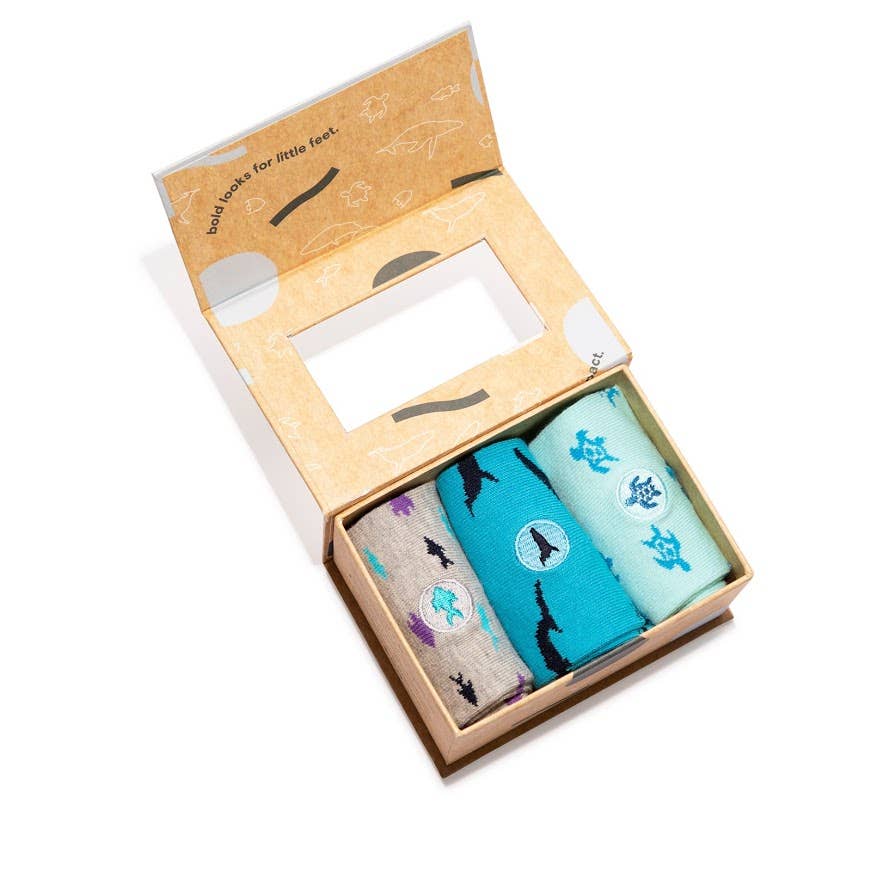 Kids socks that protect oceans gift set