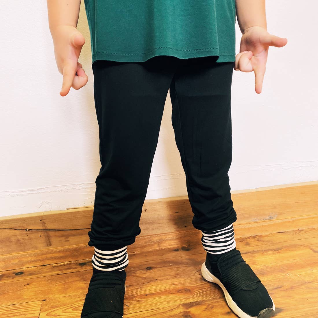 Bamboo Pocket Leggings by Moon and Beck