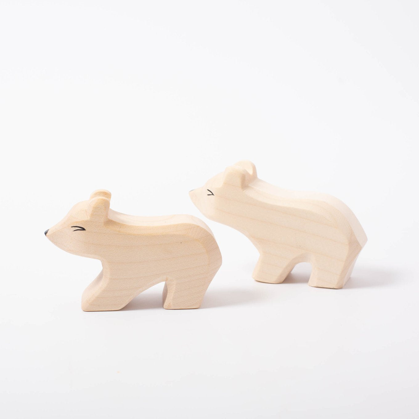 Small wooden polar bears