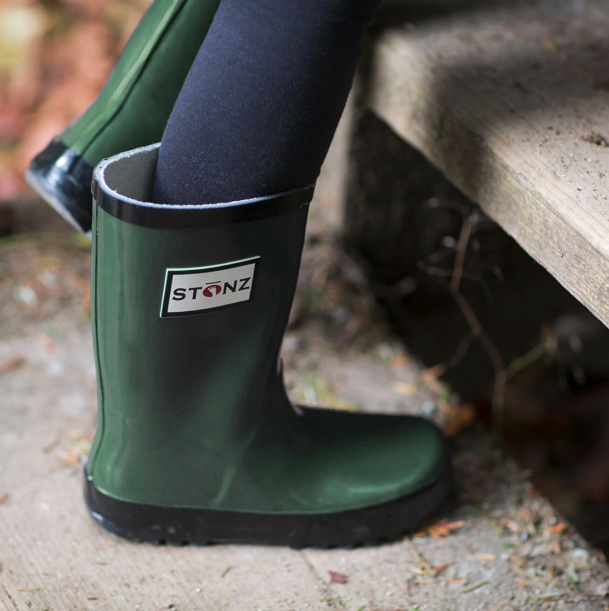 Stonz natural rubber rain boots