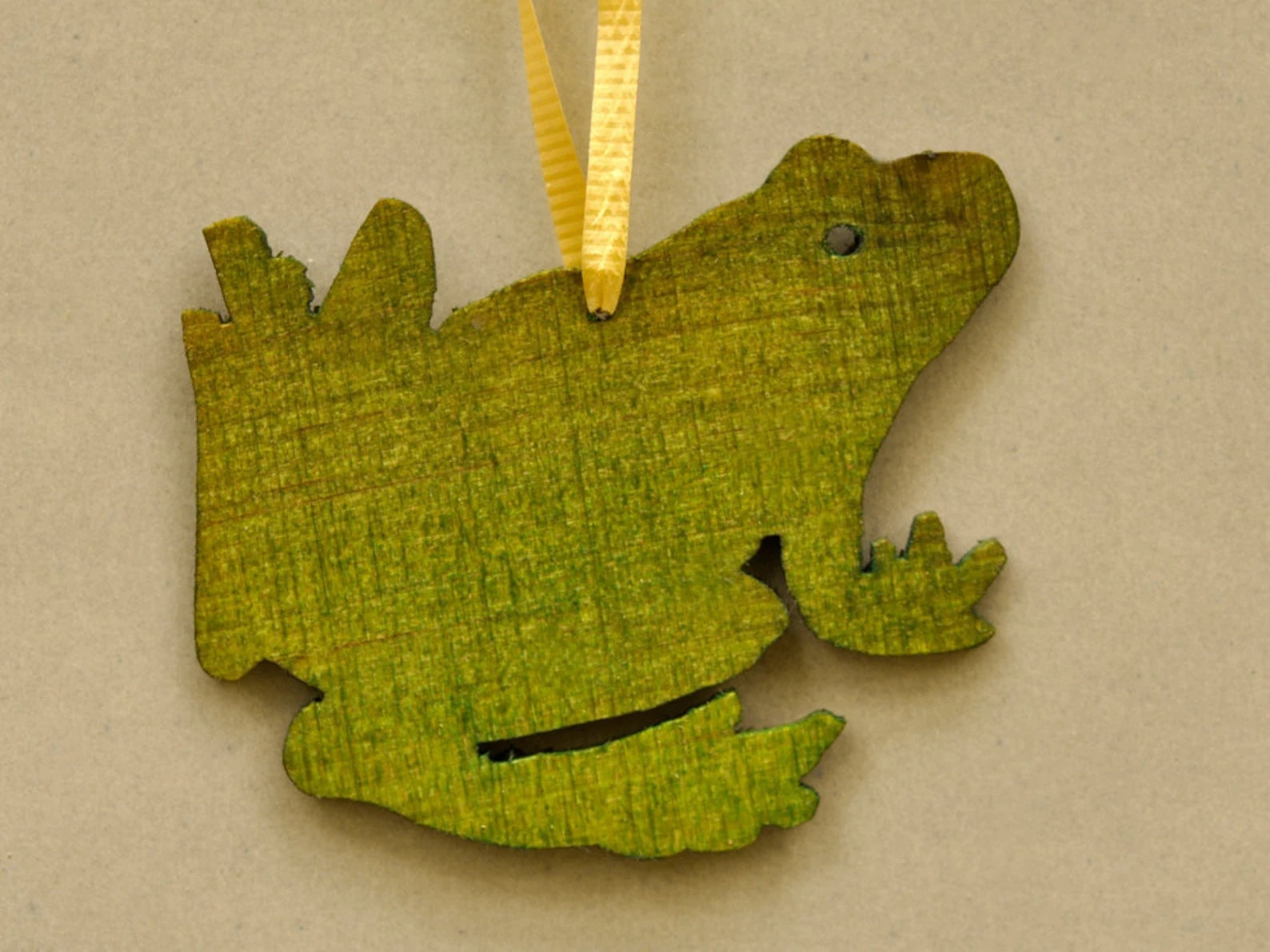 Frog wooden ornament